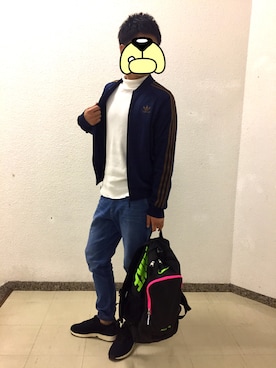 「Champion（チャンピオン）のアイテム（ニット/セーター）」を使った、POWさん（メンズ・181cm）の春コーディネート