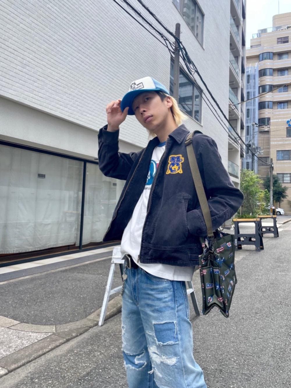 「コラボレーション、総柄、カジュアルコーデ、ヒステリックグラマー、秋コーデ、でにむ、hysteric glamour、porter」｜「HYSTERIC GLAMOURのHYSTERIC YOUTH刺繍 カレッジシャツ（その他アウター、グレー系）」を使った、tomoyaさん（メンズ・174cm）の秋コーディネートの1枚目の写真