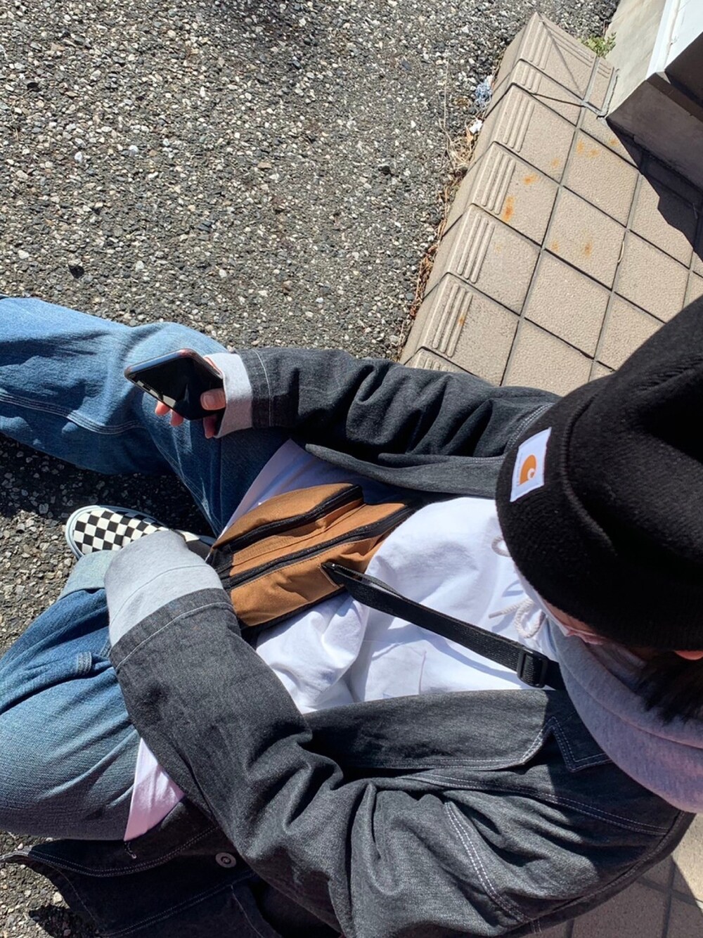 「古着屋さん巡り、carhartt、古着好きな人と繋がりたい」｜「Carharttのアイテム（ニットキャップ/ビーニー、ブラック系）」を使った、舞さん（レディース・155cm）の冬コーディネートの1枚目の写真