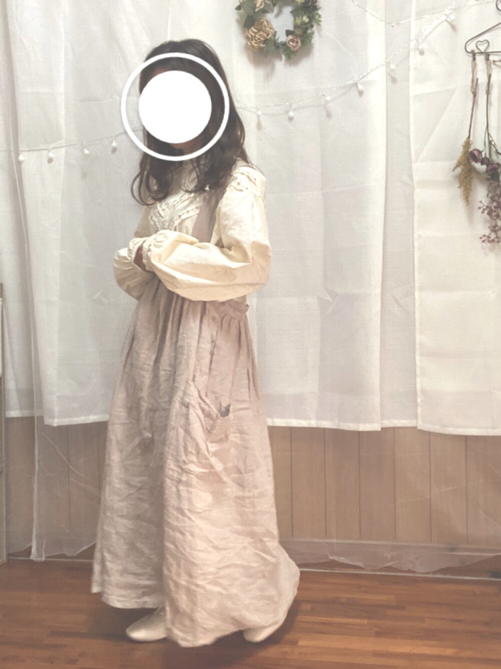 「ナチュラルガーリー、春、春コーデ、低身長、低身長コーデ、ガーリー、着回しコーデ、ワンピース、パステル映える春、春カラースタイル」｜「ehka sopoの刺繍ピンタックブラウス（シャツ/ブラウス、ホワイト系）」を使った、詩星さん（レディース・139cm）の春コーディネートの1枚目の写真
