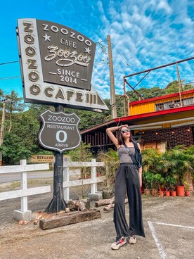 「FILA（フィラ）のアイテム（スニーカー、グレー系）」を使った、Lauren .Tさん（レディース・168cm）の秋コーディネート