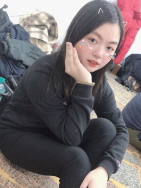 「アイテム（チノパンツ）」を使った、湯雅婕さん（レディース・167cm・10代）の冬コーディネート