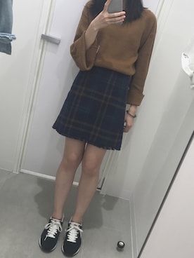 「GU（ジーユー）のアイテム（スカート、ブルー系）」を使った、xinさん（レディース・162cm）の秋コーディネート