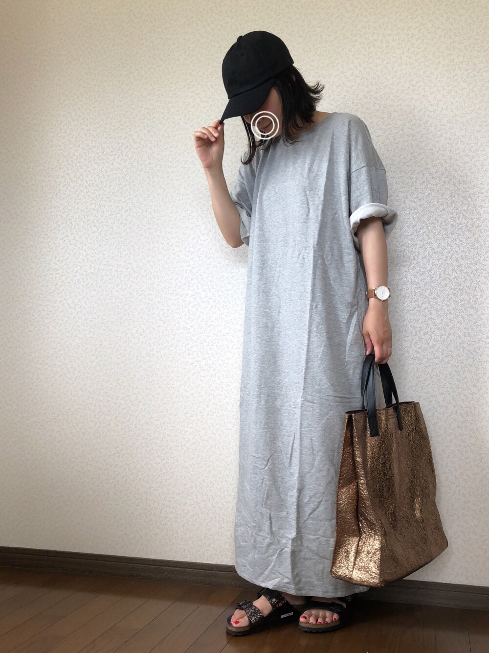 「イチヨンプラス、フルボデザイン、Furbodesign、キャップ、スウェットワンピース、マキシワンピ、birkenstock、2018ss、METALLICSTONES、ARIZONA」｜「14+のオリジナルブランドキャップ/カラー14色バック刺繍（キャップ、ブラック系）」を使った、uaさん（レディース・153cm）の夏コーディネートの1枚目の写真