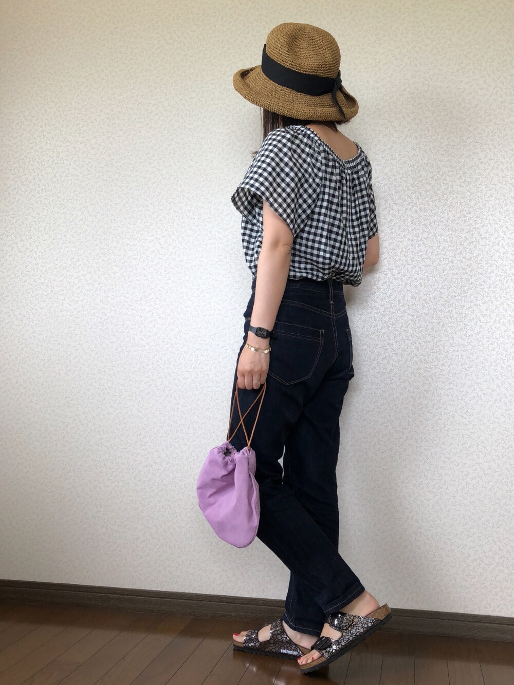 「イチヨンプラス、birkenstock、2018ss、ARIZONA、METALLICSTONES、ギンガムチェック、むぎわら帽子、ママコーデ、ラフスタイル」｜「14+のセーラーリボン手編み麦わらハット/つば広タイプ（ハット、ブラウン系）」を使った、uaさん（レディース・153cm）の夏コーディネートの1枚目の写真