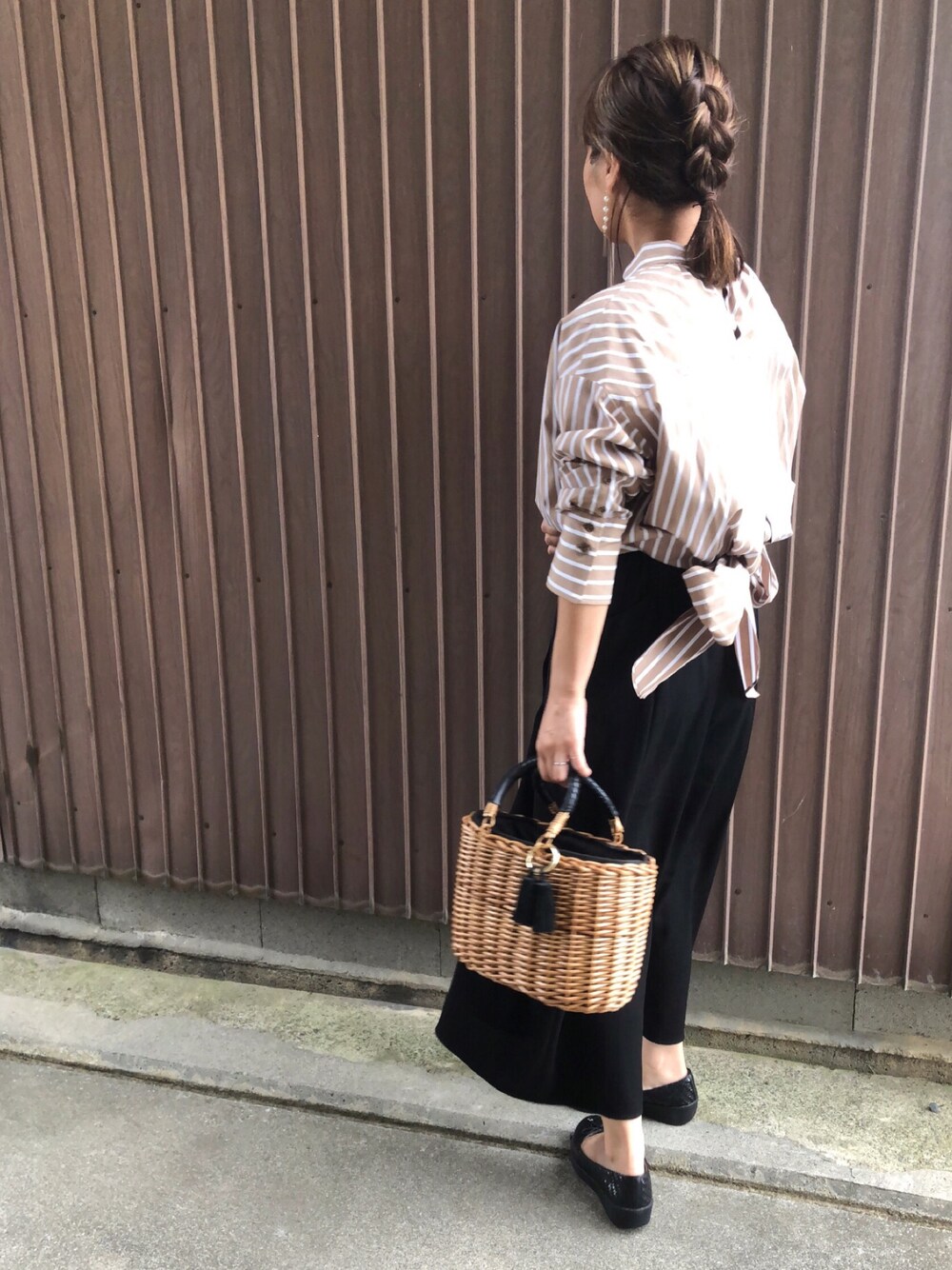 「秋服準備はじめました、ルージュヴィフ、Rougevif、ゴールディ、Goldy、fitflop、フィットフロップ、fitflop_japan、atstagram_l、atscelta」｜「GOLDYのドットライン　メタルバー　ピアス（ピアス（両耳用）、ホワイト系）」を使った、uaさん（レディース・153cm）の秋コーディネートの1枚目の写真