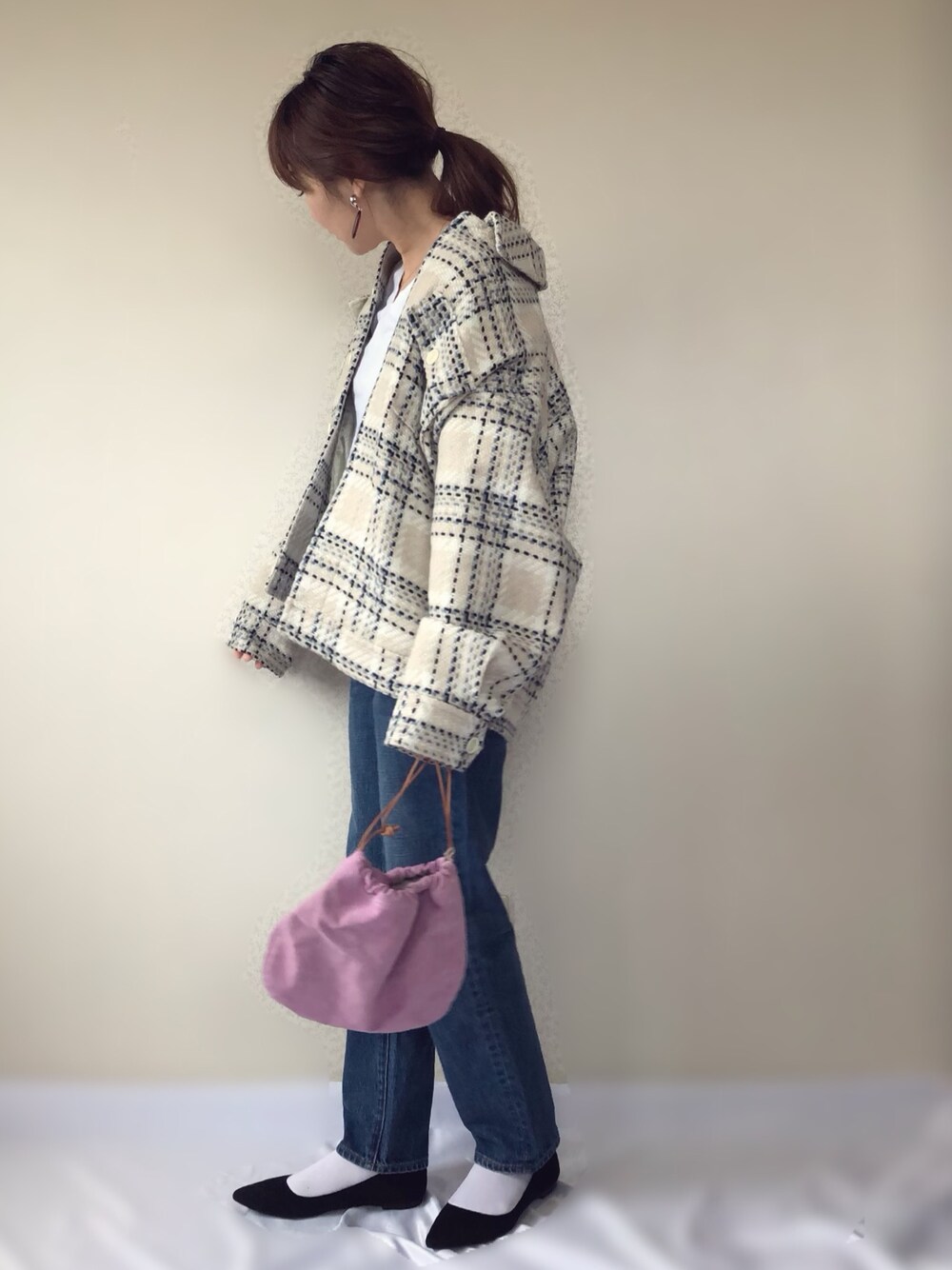 「CPOジャケット、ZOZO公認ユーザー、zozoデニム、ZOZOTシャツ、巾着バッグ、春コーデ、春色、ママコーデ、低身長コーデ、Goldy」｜「GOLDYのスクエア フレーム ピアス（ピアス（両耳用）、ブラウン系）」を使った、uaさん（レディース・153cm）の春コーディネートの1枚目の写真