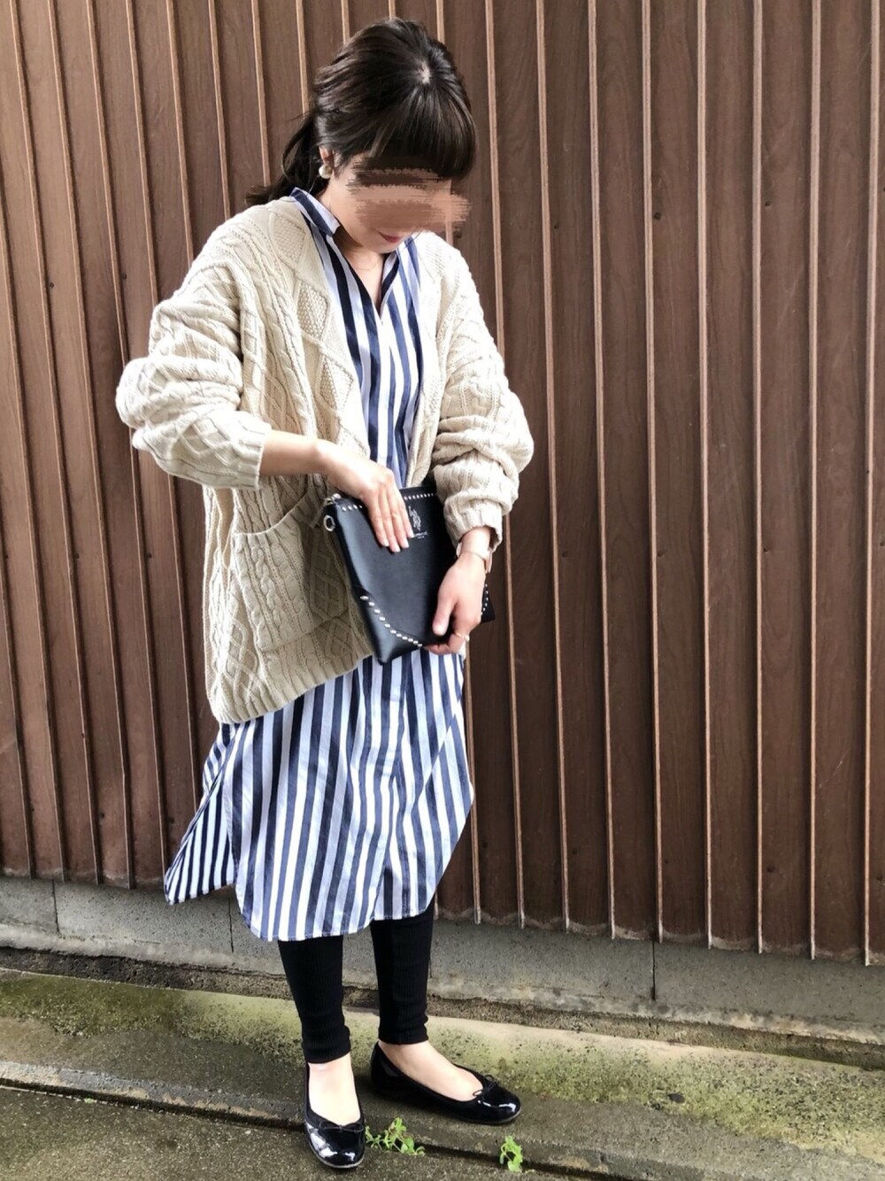 「USポロ、THEPLATINUMSELECT、スカーゲン、SKAGEN、myskagen、ストライプシャツワンピ、クラッチバッグ、春夏コーデ、令和、大人カジュアル」｜「LAKOLEのアソートストライプワンピース / LAKOLE（シャツワンピース、ホワイト系）」を使った、uaさん（レディース・153cm）の春コーディネートの1枚目の写真