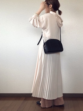 「MAYSON GREY（メイソングレイ）の【socolla】バックプリーツワンピース（ワンピース）」を使った、uaさん（レディース・153cm）の春コーディネート