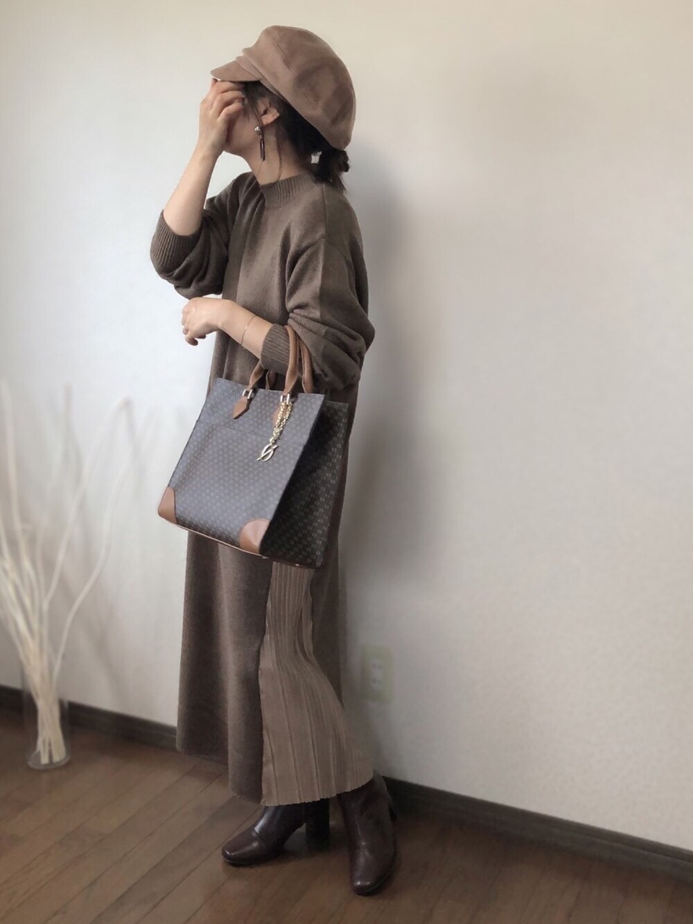 「秋のマイ旬スタイル、コトリカ、COTORICA.、ポルカドット、polcadot、秋冬コーデ、ロデスコ、RODE SKO、ショートブーツ、低身長」｜「COTORICAのサイドプリーツニットワンピース（ワンピース、ブラウン系）」を使った、uaさん（レディース・153cm）の秋コーディネートの1枚目の写真