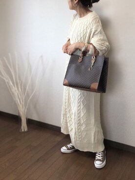 「アイテム（バングル/リストバンド、ホワイト系）」を使った、uaさん（レディース・153cm）の秋コーディネート