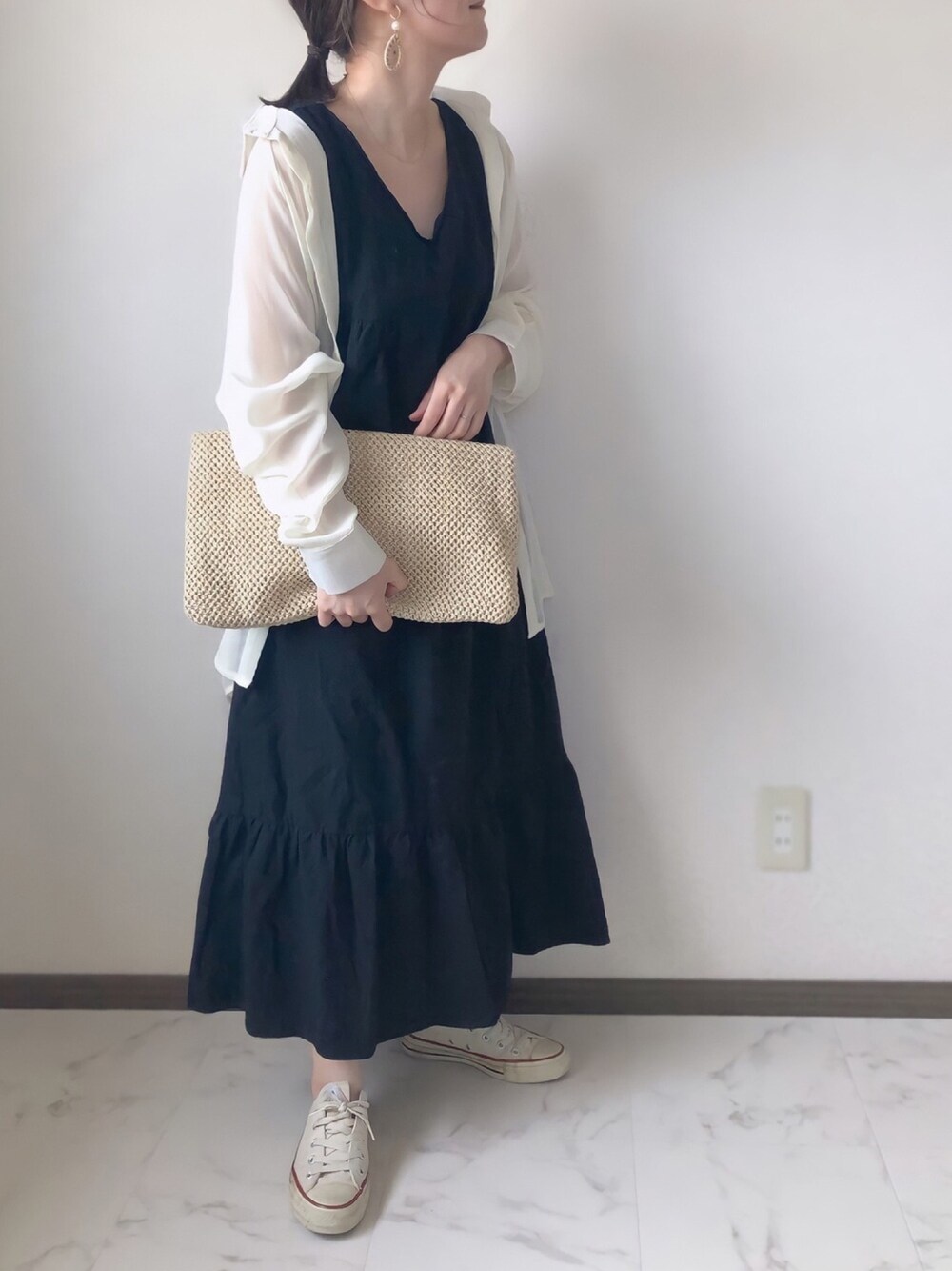 「Crisp、クリスプ、春コーデ、シアーシャツ、コーナーズ、corners」｜「Crispのシアーロングシャツ（シャツ/ブラウス、ホワイト系）」を使った、uaさん（レディース・153cm）の春コーディネートの1枚目の写真