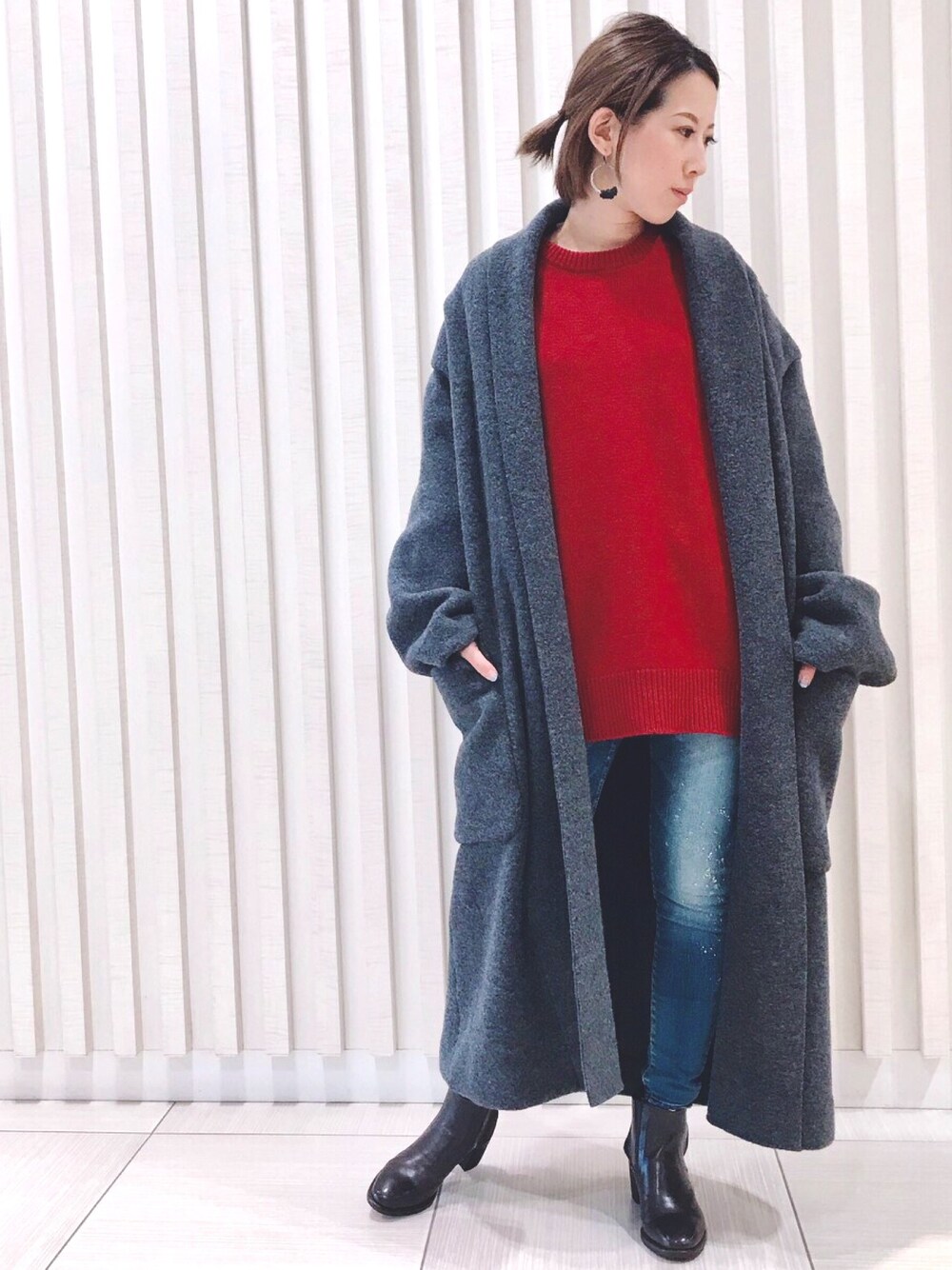「ニット、デニム、ロングカーディガン、ootd、シンプルコーデ、outfit、B2nd、秋コーデ」｜「Munichのラムウールジャージークルーネックプルオーバー（ニット/セーター、レッド系）」を使った、HONTOMOさん（レディース・161cm）の秋コーディネートの1枚目の写真