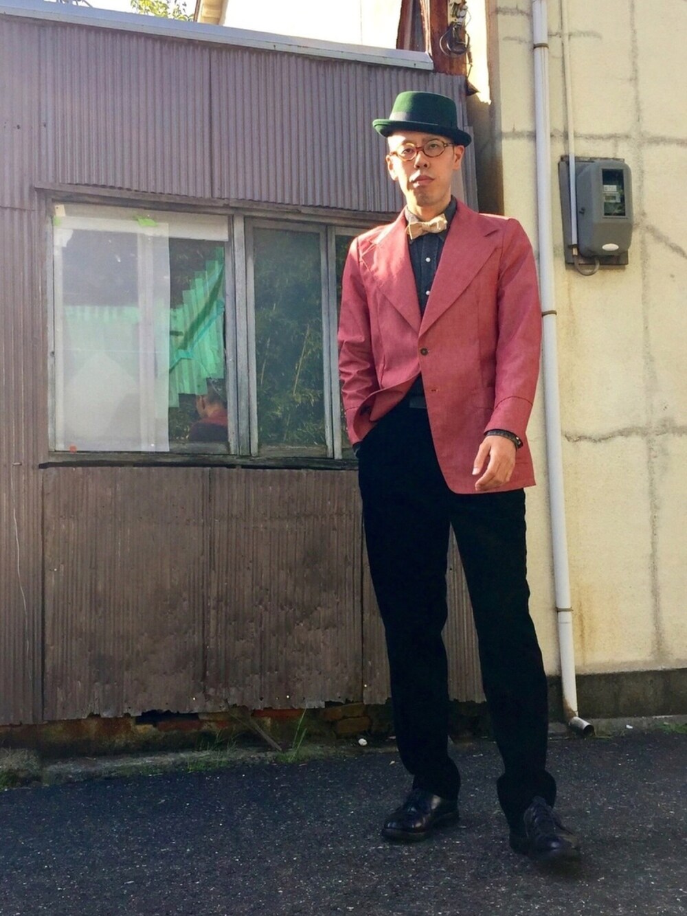 「古着、めがね、コーデュロイパンツ、デニムジャケット、デニムシャツ、Wrangler、Polo Ralph Lauren、bailey、ボウタイ、カジュアルコーデ」｜「Allen Edmondsのアイテム（ドレスシューズ、ブラック系）」を使った、山葵茶漬けさん（メンズ・180cm）の秋コーディネートの1枚目の写真