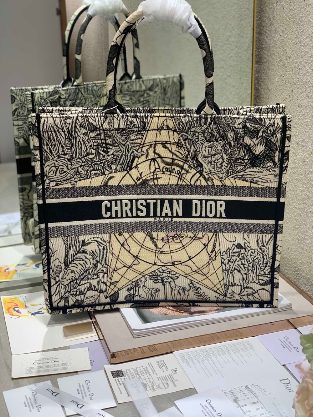 「Christian Diorのアイテム（ショルダーバッグ、その他）」を使った、amydazebu1さん（レディース・160cm）の夏コーディネートの1枚目の写真