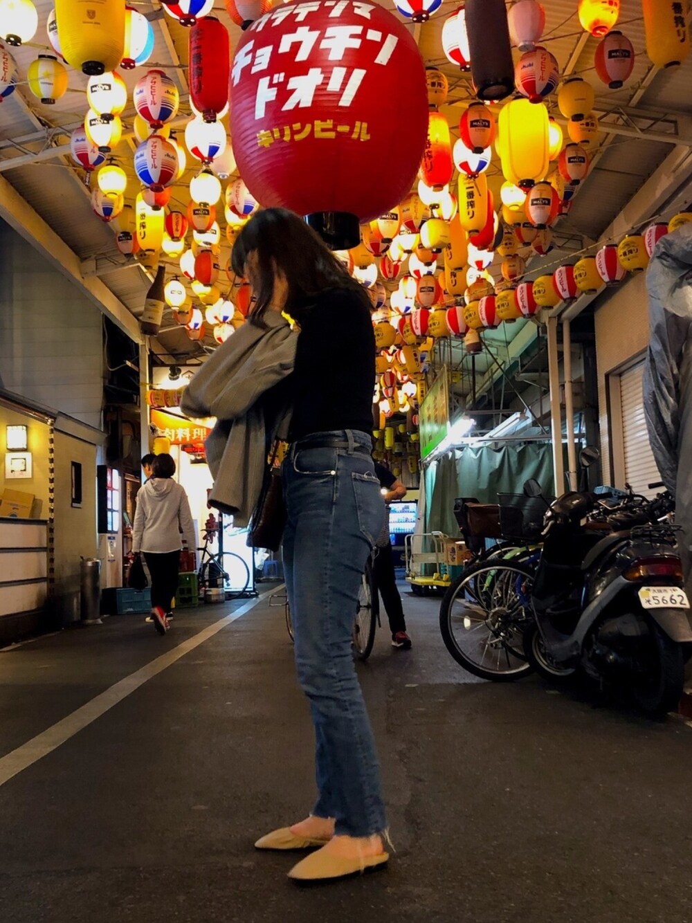 「プチプラ、プチプラコーデ、お洒落さんとつながりたい、秋のコーデ」｜「ZARAのアイテム（デニムパンツ、ブルー系）」を使った、KYさん（レディース・160cm）の春コーディネートの1枚目の写真