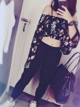 「PULL&BEAR（プルアンドベア）のアイテム（スウェット）」を使った、Vera Yangさん（レディース・168cm）の春コーディネート