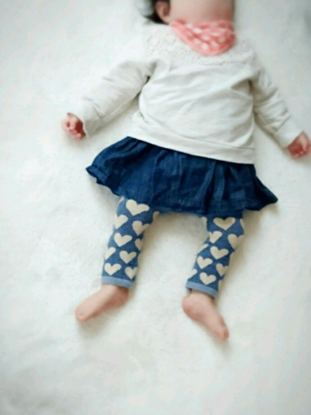 「はるコーデ、娘コーデ、むすめ服、むすめコーデ、娘、生後11ヶ月、デニムワンピース、GAPbaby、ZARA KIDS」｜「ZARAのアイテム（スウェット、ベージュ系）」を使った、chuchu☆さん（キッズ・70cm）の春コーディネートの1枚目の写真