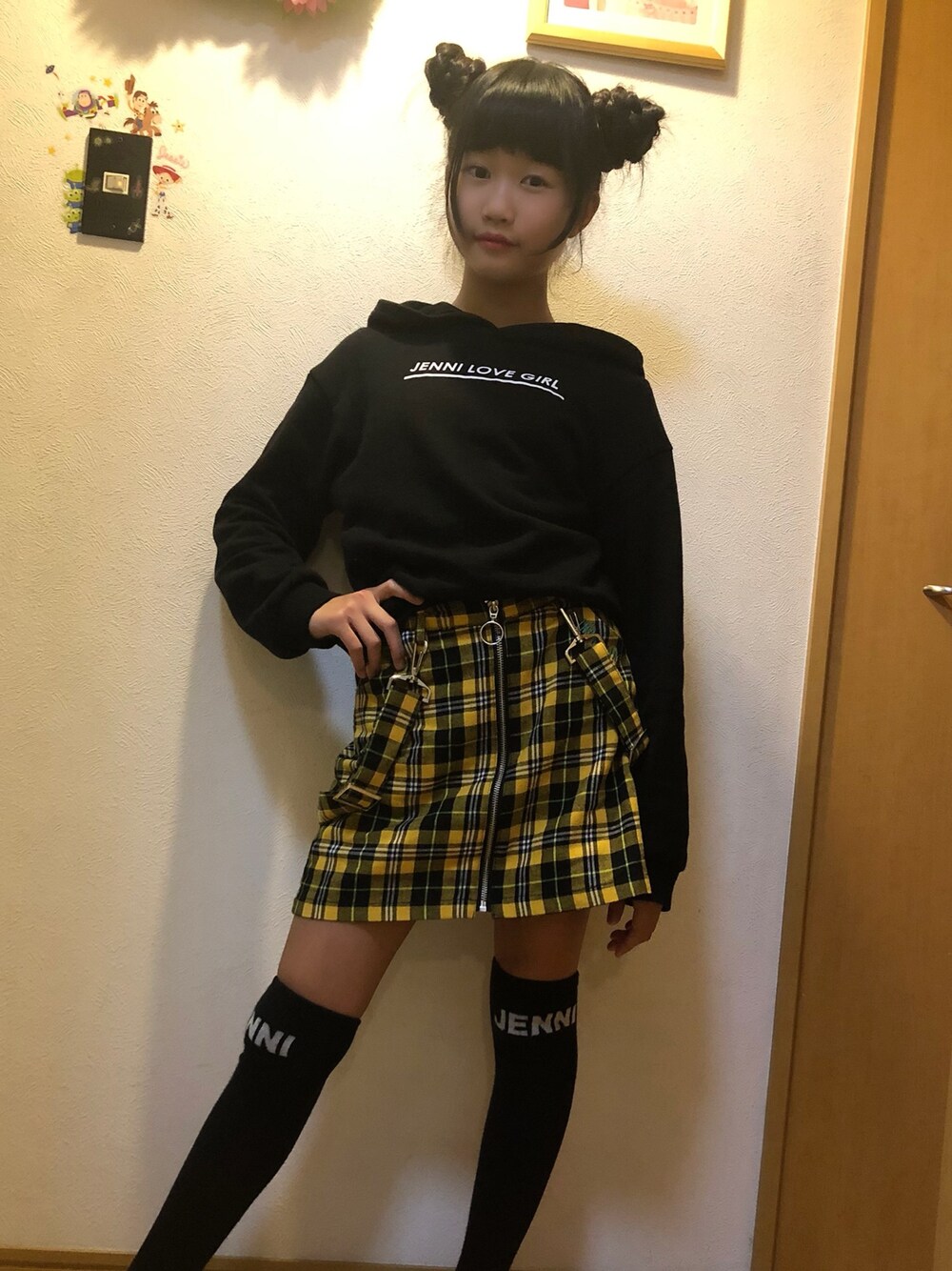 JENNI love（ジェニィラブ）の「ロゴニーハイソックス（ソックス