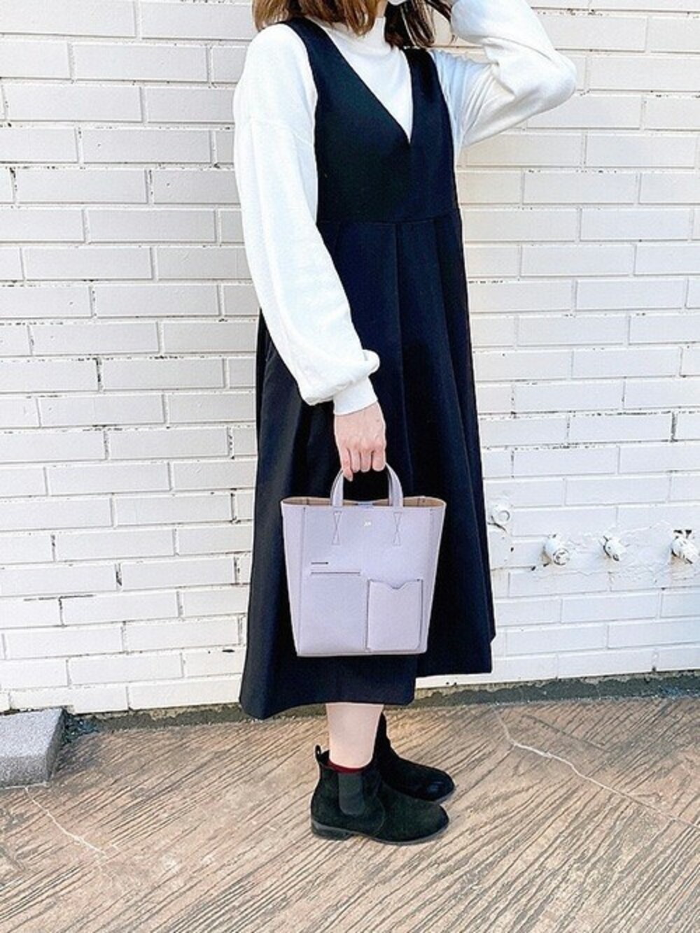 「ワンピース、ショルダーバッグ、ハンドバッグ、パープル、春色、春カラー、春コーデ、accommode、スプリングカラー、アコモデ」｜「ACCOMMODEのミニマルファンクションバッグ（ショルダーバッグ、パープル系）」を使った、ACCOMMODEさん（レディース・151cm）の春コーディネートの1枚目の写真