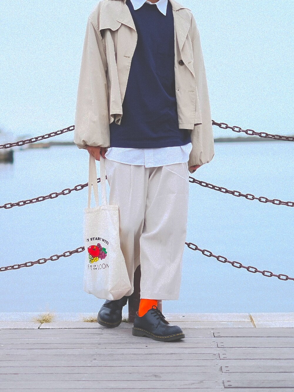 「おしゃれさんと繋がりたい、ビックシルエット、秋服準備はじめました、リラックススタイル、キレイめ」｜「UNIQLOのアイテム（Tシャツ/カットソー、ブルー系）」を使った、Mr.mrさん（メンズ・180cm）の秋コーディネートの1枚目の写真