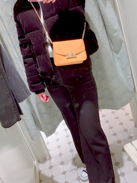 「H&M（エイチ・アンド・エム）のアイテム（ニット/セーター、ホワイト系）」を使った、minaさん（レディース・169cm）の冬コーディネート