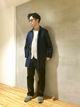 「ネイビーコーデ」｜「アイテム（ステンカラーコート）」を使った、kiyoさん（メンズ・175cm）の冬コーディネート