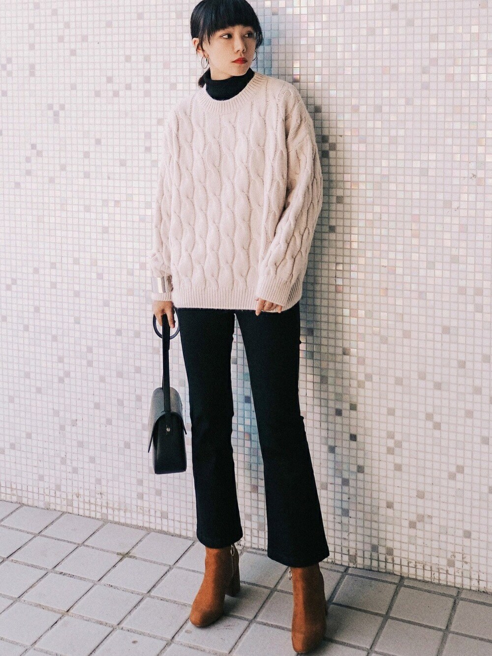 「休日スタイル、冬コーデ、ootd、白」｜「夜的密度のアイテム（ニット/セーター、ホワイト系）」を使った、adaJさん（レディース・164cm）の冬コーディネートの1枚目の写真
