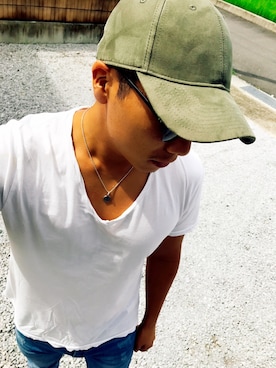 「AZUL by moussy（アズールバイマウジー）のアイテム（Tシャツ/カットソー、ホワイト系）」を使った、ナカヤマさんさん（メンズ）の夏コーディネート