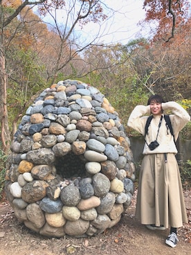 「カメラ女子」｜「アイテム（スカート）」を使った、ちっちさん（レディース・163cm）の秋コーディネート