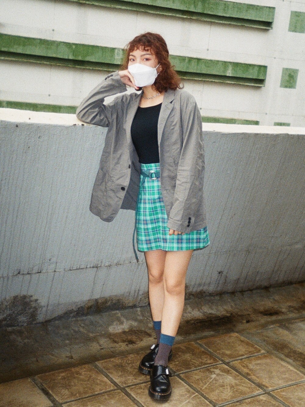 「カンペール、summer、girl、90’s、brandymelville、UNIQLO、Dr.Martens、大人カジュアル、大人コーデ、秋のコーデ」｜「UNIQLOのストレッチワークジャケット（ブルゾン、グリーン系）」を使った、nansze.loさん（レディース・165cm）の春コーディネートの1枚目の写真