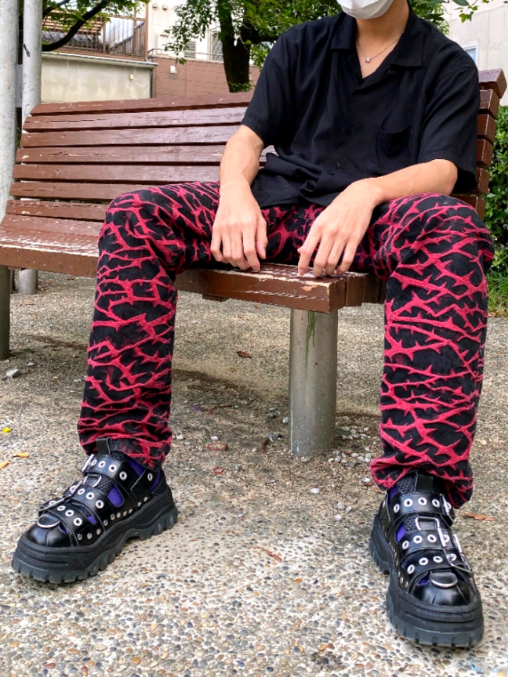 「シンプルコーデ、夏コーデ、休日スタイル、デニムパンツ」｜「EYTYSのアイテム（シューズ、ブラック系）」を使った、hyogaさん（メンズ・174cm）の夏コーディネートの1枚目の写真