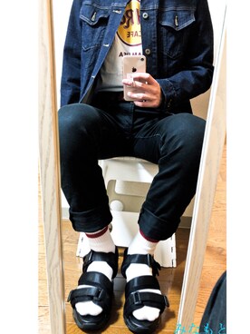 「部屋撮り」｜「アイテム（デニムジャケット）」を使った、みなもとさん（メンズ・175cm）の春コーディネート