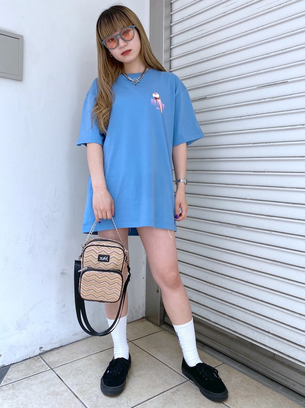 「これが私をアゲる服、ラクチンコーデ、x-girl、低身長、オーバーサイズ」｜「X-girlのDROPPED ICE CREAM S/S TEE（Tシャツ/カットソー、ブルー系）」を使った、airiさん（レディース・152cm）の春コーディネートの1枚目の写真