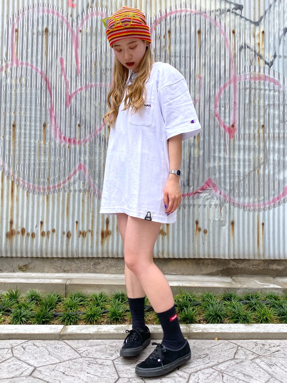 「これが私をアゲる服、夏コーデ、白Tシャツ、x-girl、低身長」｜「X-girlのX-girl × Champion REVERSE WEAVER S/S POCKET TEE（Tシャツ/カットソー、ホワイト系）」を使った、airiさん（レディース・152cm）の春コーディネートの1枚目の写真