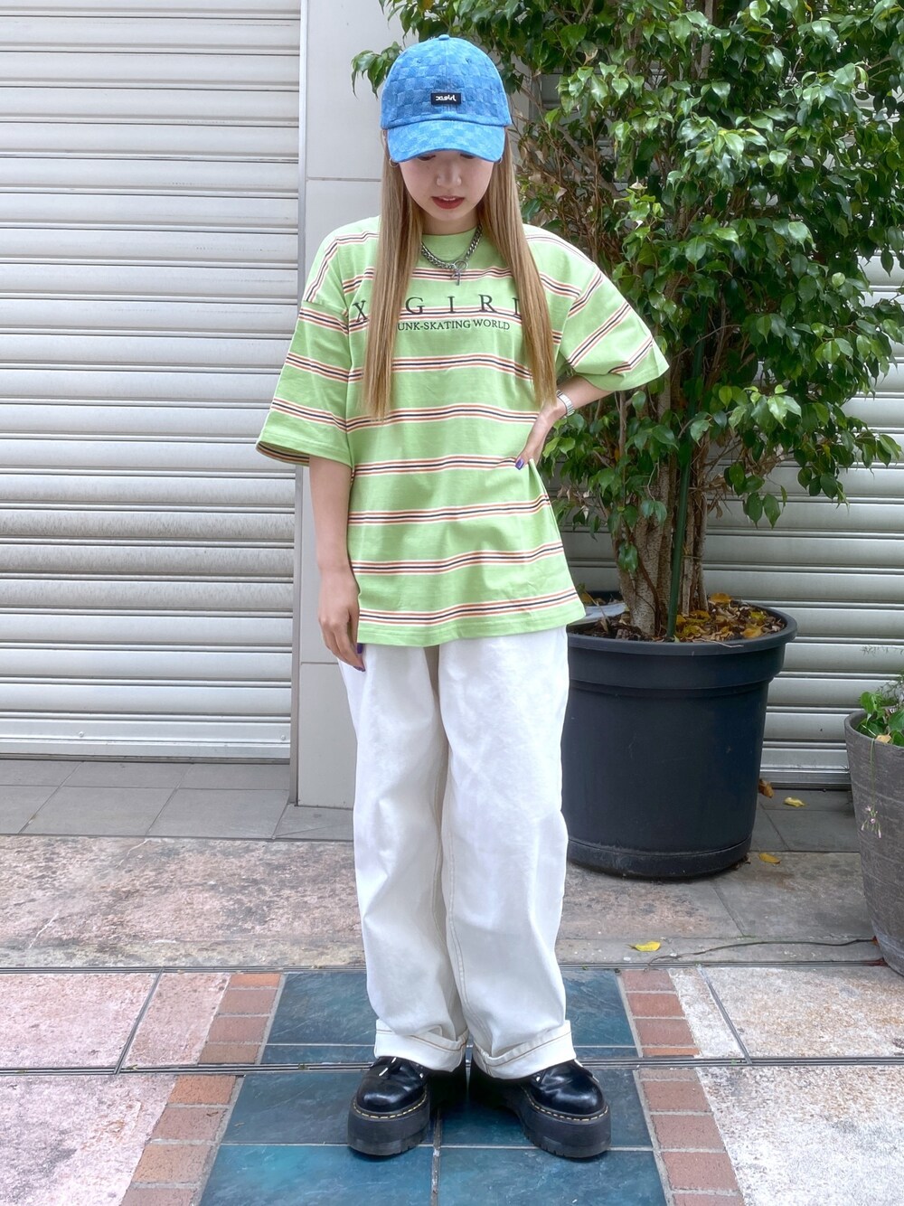 「休日スタイル、おしゃれさんと繋がりたい、低身長コーデ、x-girl」｜「X-girlのRUBBER BOX LOGO CAP（キャップ、ブルー系）」を使った、airiさん（レディース・152cm）の夏コーディネートの1枚目の写真