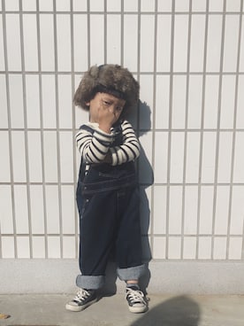 「Levi's（リーバイス）のアイテム（サロペット/オーバーオール）」を使った、🇦さん（キッズ・100cm）の秋コーディネート