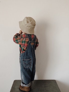 「Levi's（リーバイス）のアイテム（サロペット/オーバーオール）」を使った、🇦さん（キッズ・100cm）の冬コーディネート
