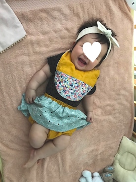 「Handmade（ハンドメイド）のアイテム（スタイ/よだれかけ、イエロー系）」を使った、himaさん（キッズ・100cm）の夏コーディネート