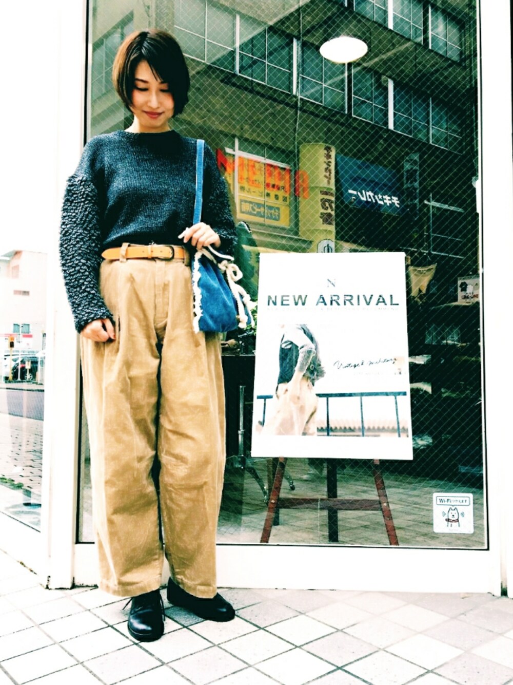 「秋コーデ、パンツスタイル、大人カジュアル、ゆるコーデ、ベージュ、コーデュロイ、ニット、RNA-Ｎ、ootd」｜「RNA-NのK2285 ループ編みニットプルオーバー（ニット/セーター、ブラック系）」を使った、Kaoriさん（レディース・168cm）の秋コーディネートの1枚目の写真