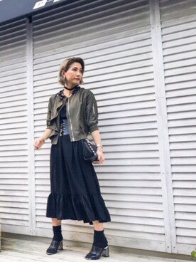 「サンダルに靴下」｜「アイテム（MA-1）」を使った、narcissus 神戸店さん（レディース・168cm）の春コーディネート