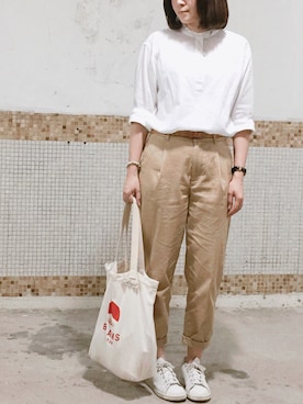 「LOWRYS FARM（ローリーズファーム）の８０ミコチノテーパードパンツ　744464 （チノパンツ）」を使った、えんさん（レディース・158cm）の秋コーディネート