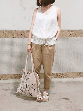 「LOWRYS FARM（ローリーズファーム）の８０ミコチノテーパードパンツ　744464 （チノパンツ）」を使った、えんさん（レディース・158cm）の春コーディネート
