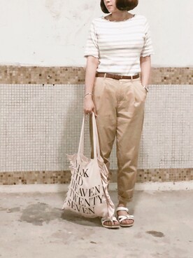 「LOWRYS FARM（ローリーズファーム）の８０ミコチノテーパードパンツ　744464 （チノパンツ）」を使った、えんさん（レディース・158cm）の夏コーディネート