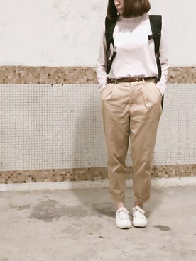 「LOWRYS FARM（ローリーズファーム）の８０ミコチノテーパードパンツ　744464 （チノパンツ）」を使った、えんさん（レディース・158cm）の秋コーディネート