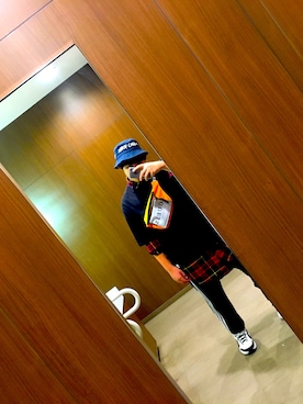 「Guess（ゲス）のアイテム（バッグ）」を使った、shuuuuuuukaさん（メンズ・173cm）の秋コーディネート
