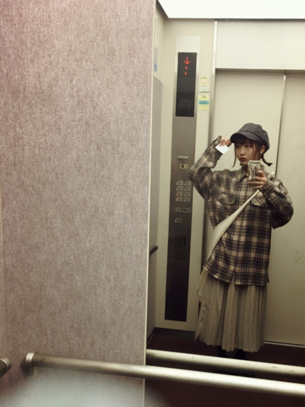 「むげん堂のアイテム（バッグ、ホワイト系）」を使った、もーちさん（レディース・156cm）の冬コーディネートの1枚目の写真