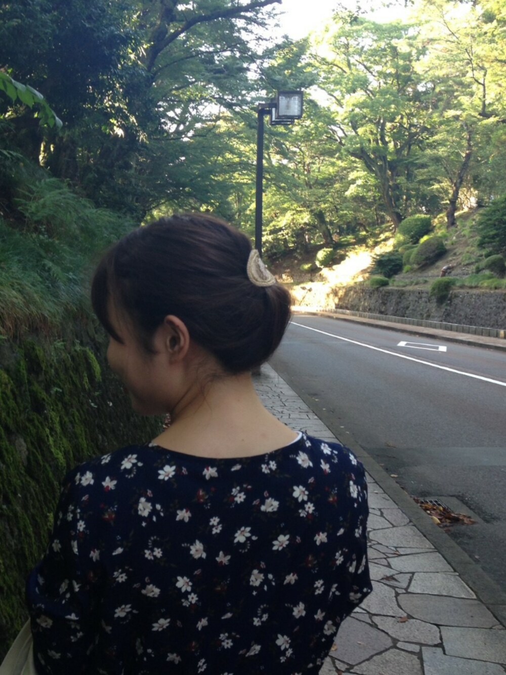 「Right-onの【BACK NUMBER】花柄ワンピース（シャツワンピース、ブルー系）」を使った、hironoさん（レディース・155cm）の冬コーディネートの1枚目の写真