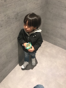 「H&M（エイチ・アンド・エム）のアイテム（ミリタリージャケット）」を使った、Maaaya..さん（キッズ・90cm）の春コーディネート