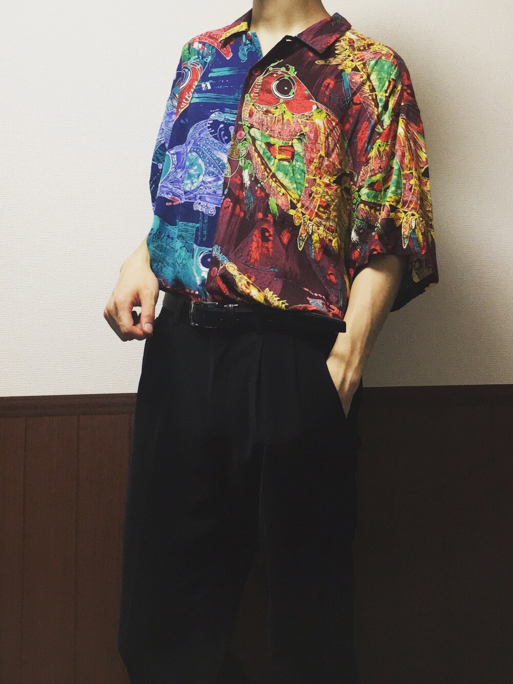 「古着、柄シャツ、タックイン、JAMS WORLD」｜「jams worldのアイテム（シャツ/ブラウス、その他）」を使った、加賀谷佳月さん（メンズ・175cm）の夏コーディネートの1枚目の写真